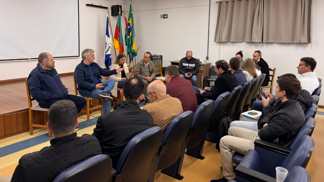 boa-vista-do-sul-sedia-reuniao-da-amsol-com-foco-em-desenvolvimento-regional-e-projetos-integrados